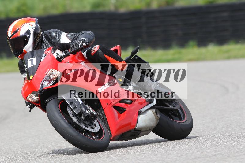 Archiv-2025/10 23.04.2025 Cornu Master School ADR/rot-rouge/61